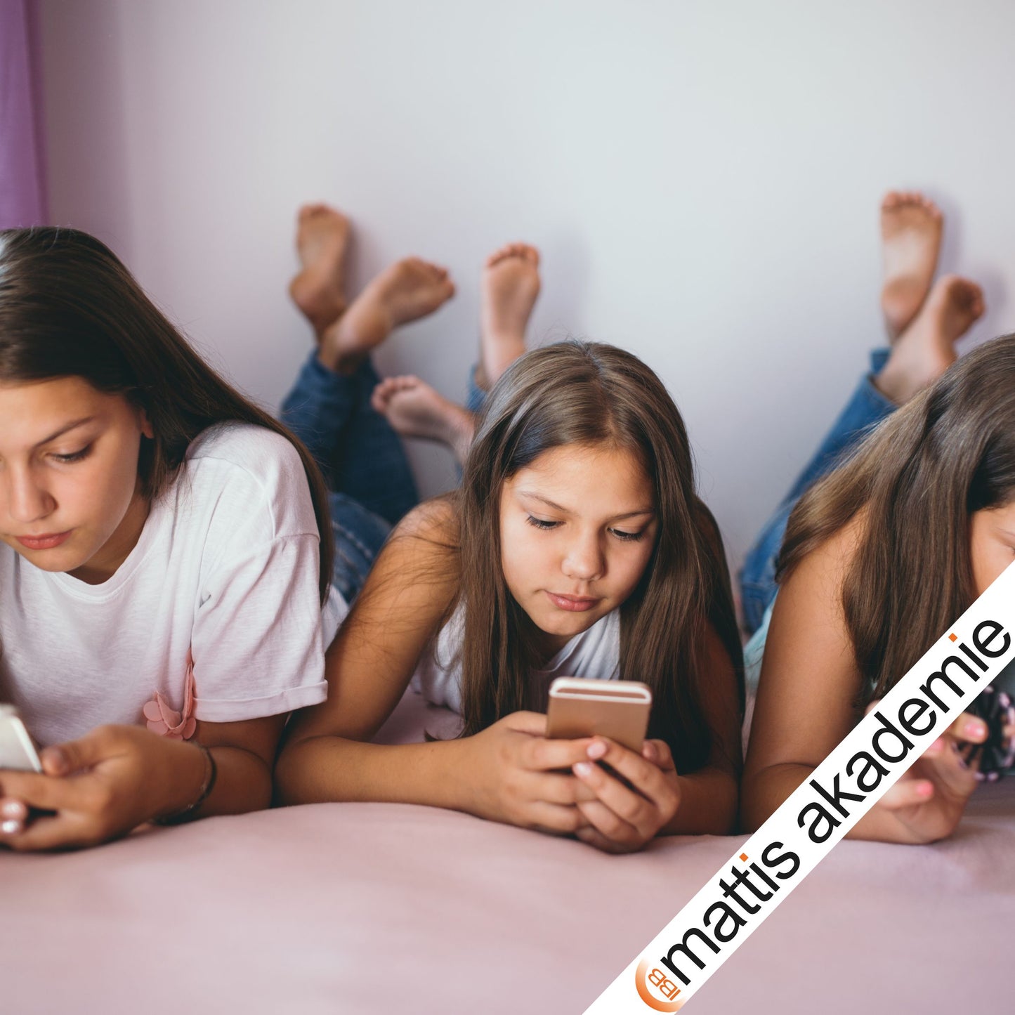 Kinder zwischen Bildschirm und Wirklichkeit: Grundlagen zu KI, Social Media und Technik